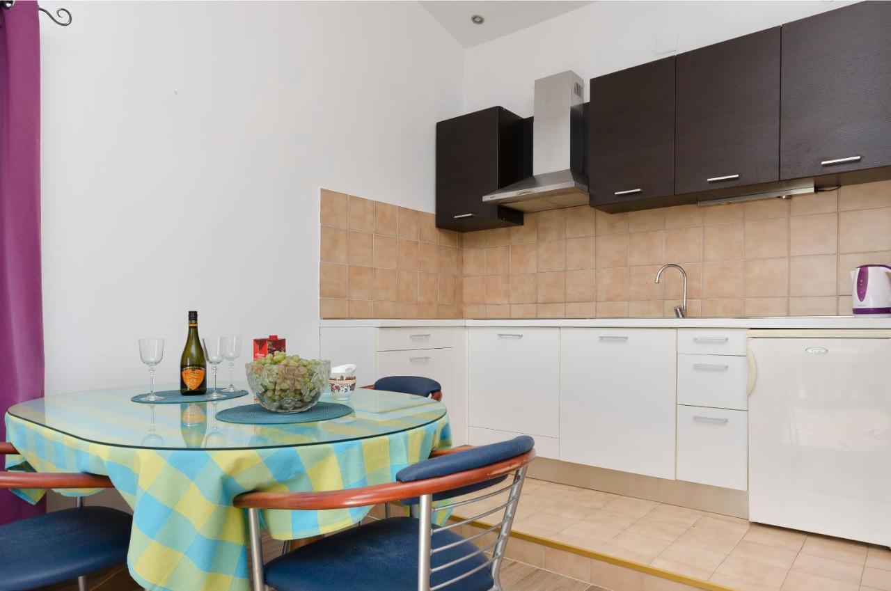 Apartments Nada Seaview Водице Екстер'єр фото